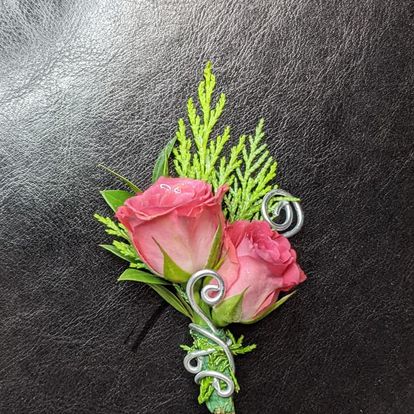 Spray Rose Boutonniere